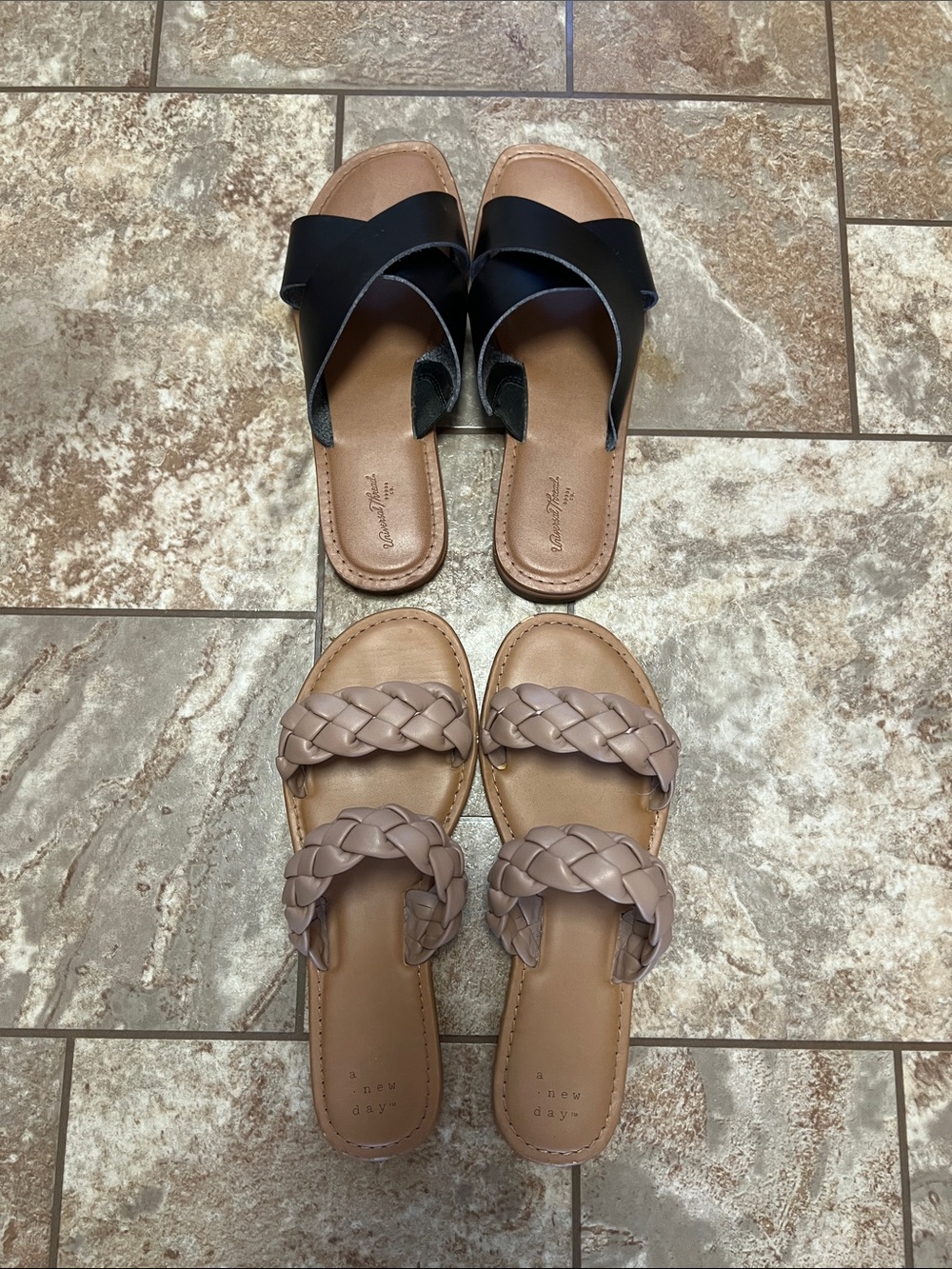 Set of 2 Universal Thread Sandals